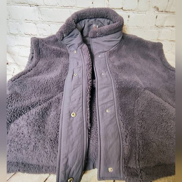 F.P Movement Scout it Out Purple Fleece Vest Medium Cozy Cabincore Snap Button - Picture 5 of 11